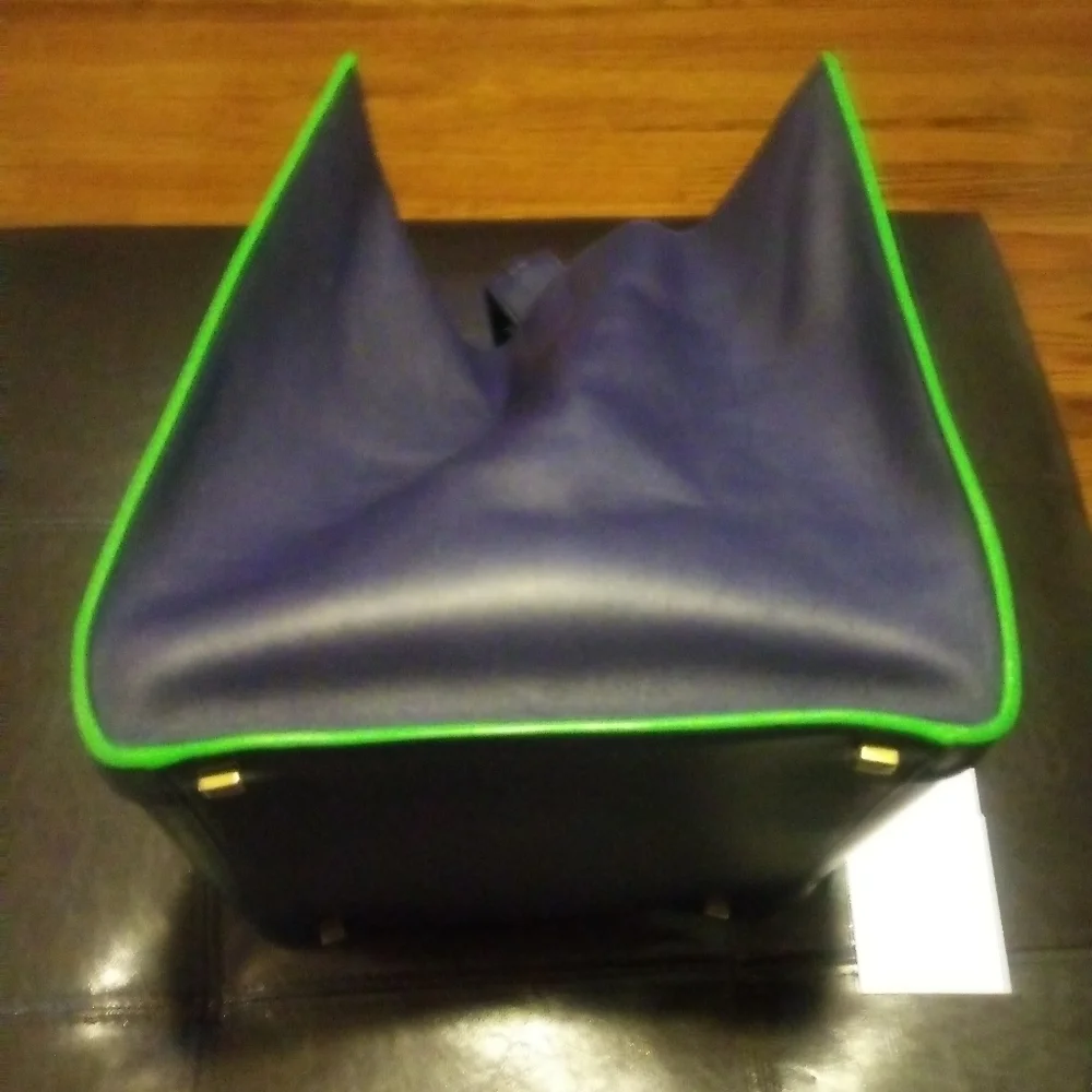 💯 AUTH Celine  Phantom handbag